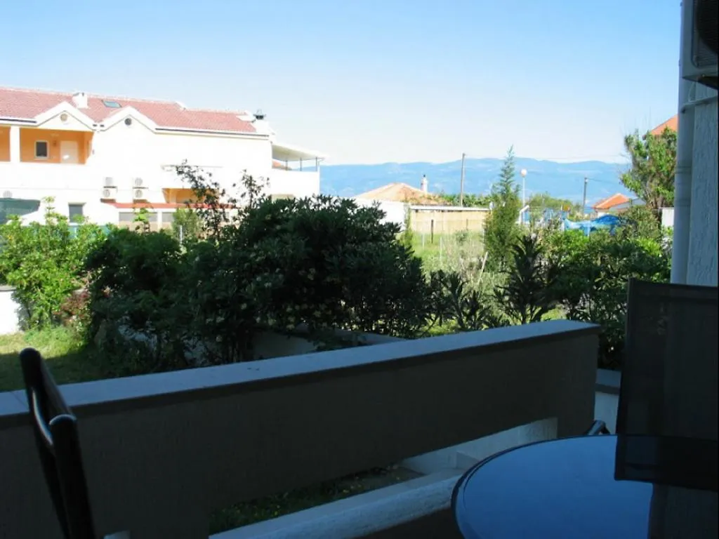 Apartments Grgic Baska   Baska (Krk)