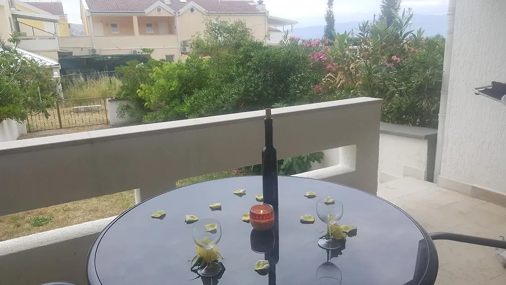 Apartments Grgic Baska  0*, Baska (Krk) Croatia