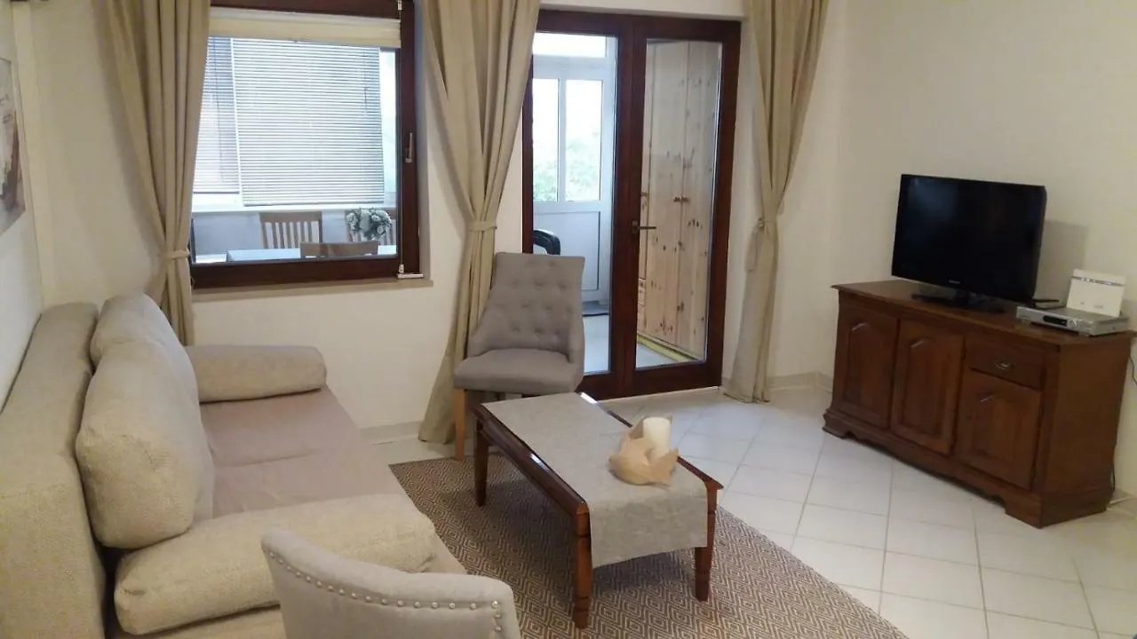 Apartments Grgic Baska  Baska (Krk)