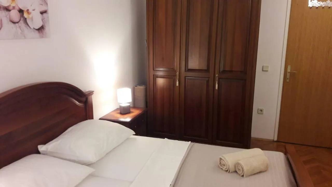 Apartments Grgic Baska   Baska (Krk)