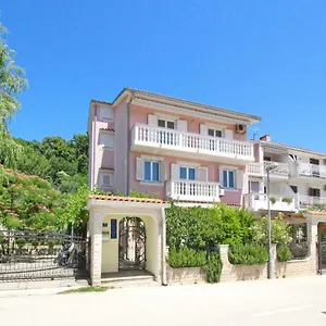 Gostinjska kuća Alex, Baska (Krk)